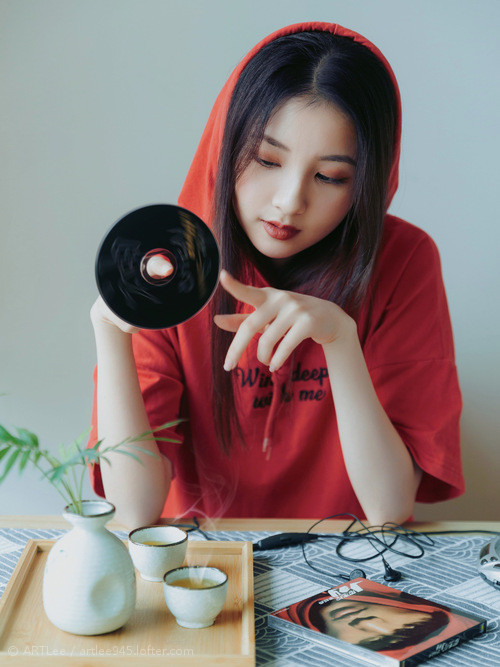 开云体育下载APP-哥伦比亚队中场贝尔特拉在巴黎奥运会上展现出强大的进攻组织能力