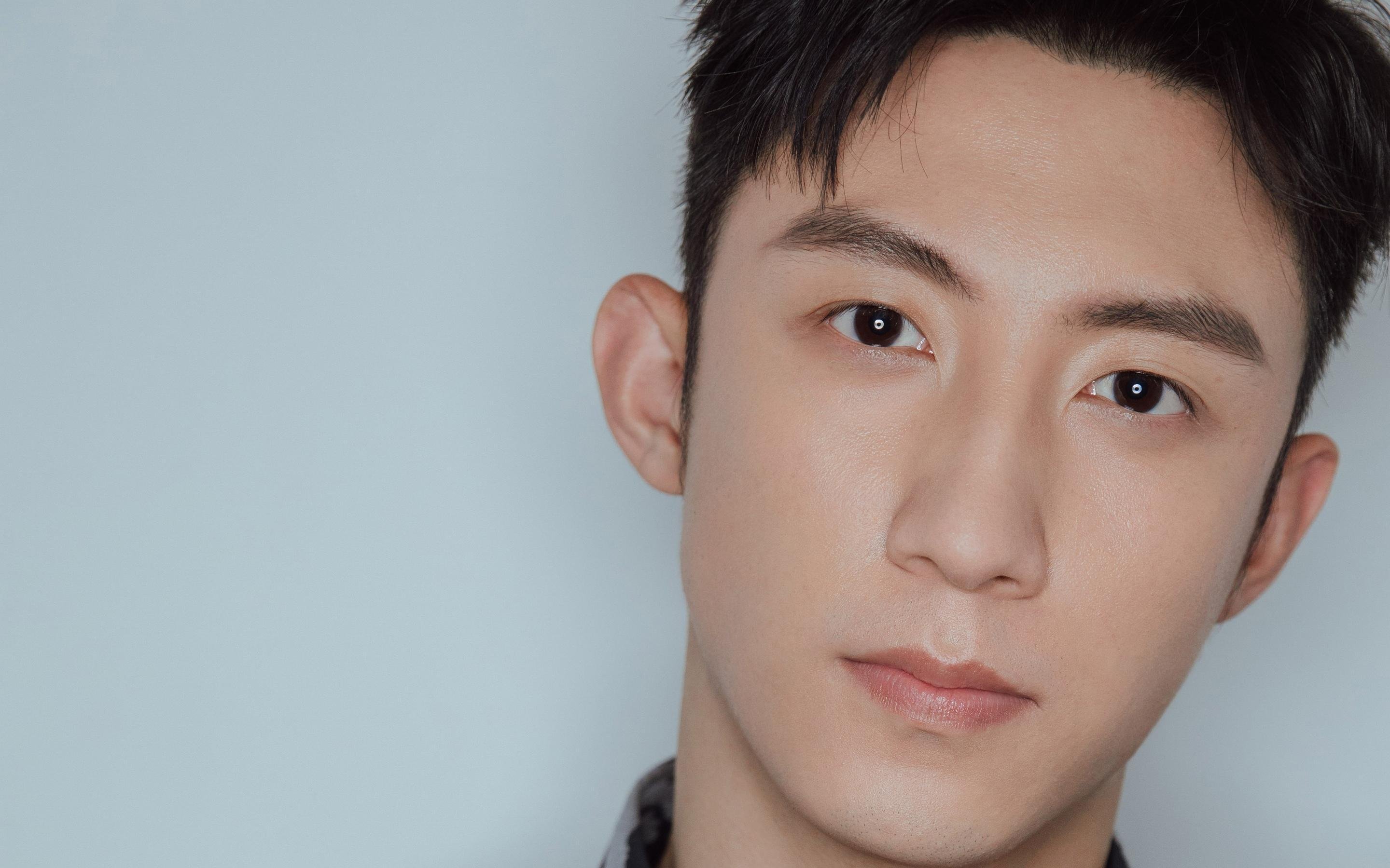 西班牙骑手何塞·玛丽亚·拉罗卡在巴黎奥运会上夺得个人障碍赛银牌，创造历史。