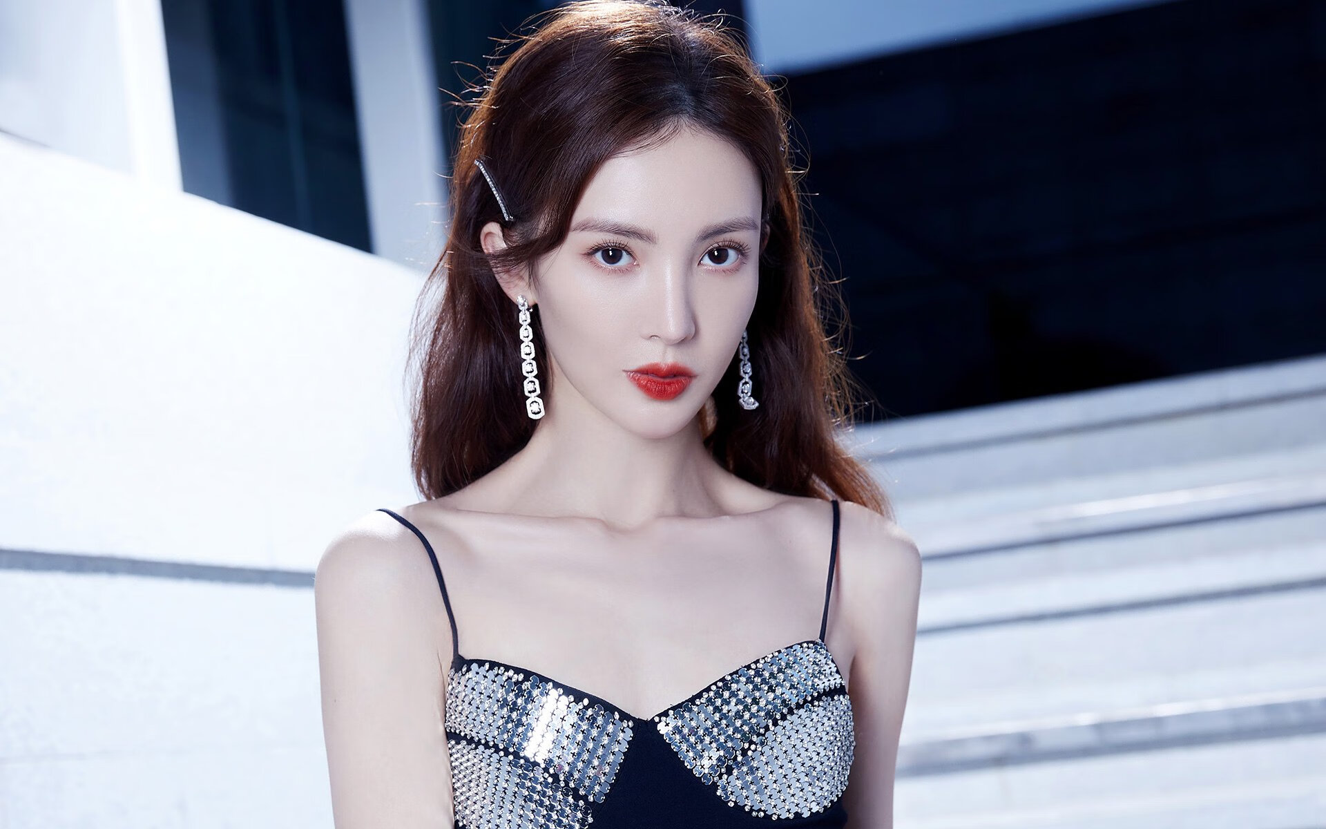 Kysports-多特蒙德主场惨败，球迷愤怒表达失望，多特蒙德球员介绍